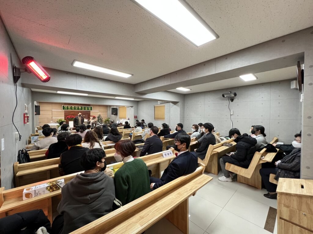 창도교회 예배 모습